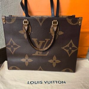 Louis Vuitton onthego MM Monogram Tote